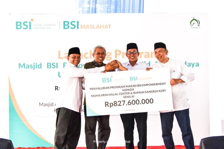 BSI dan BSI Maslahat Resmikan Program Masjid BSI Empowerment kepada Muhajirin Halal Center dan Rumah Sangrai Kopi Bekasi