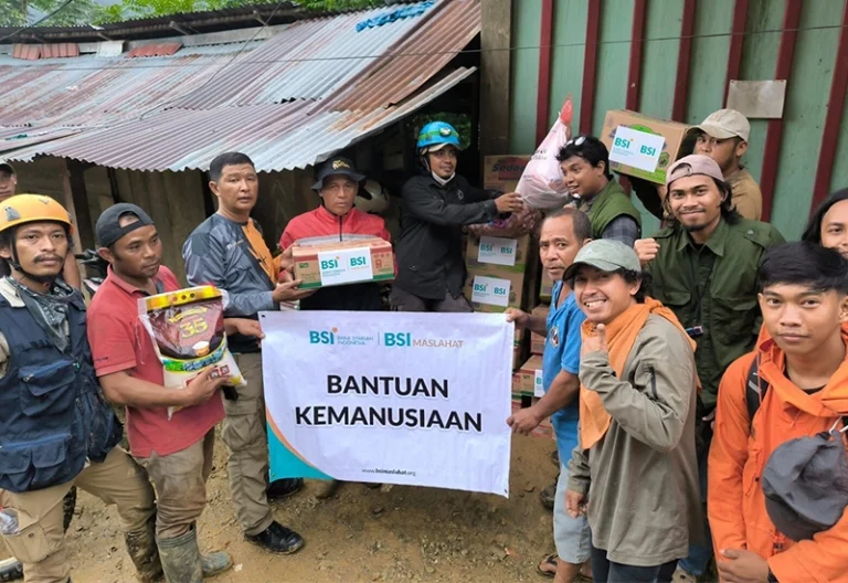 BSI Maslahat Kembali Salurkan Bantuan Kemanusiaan Banjir Bandang dan Longsor Kabupaten Luwu Sulawesi Selatan