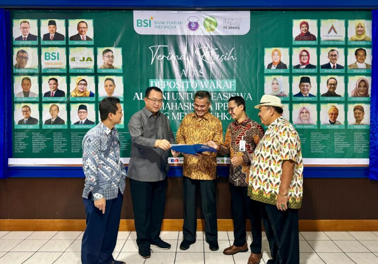 Deposito Wakaf BSI & Alumni IPB Capai Rp20 Miliar, 165 Mahasiswa Sudah Terima Manfaat