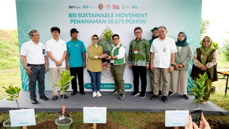 Perkuat Implementasi ESG, BSI Kembangkan Ekonomi dan Tanam Pohon di Desa Semoyo Yogyakarta