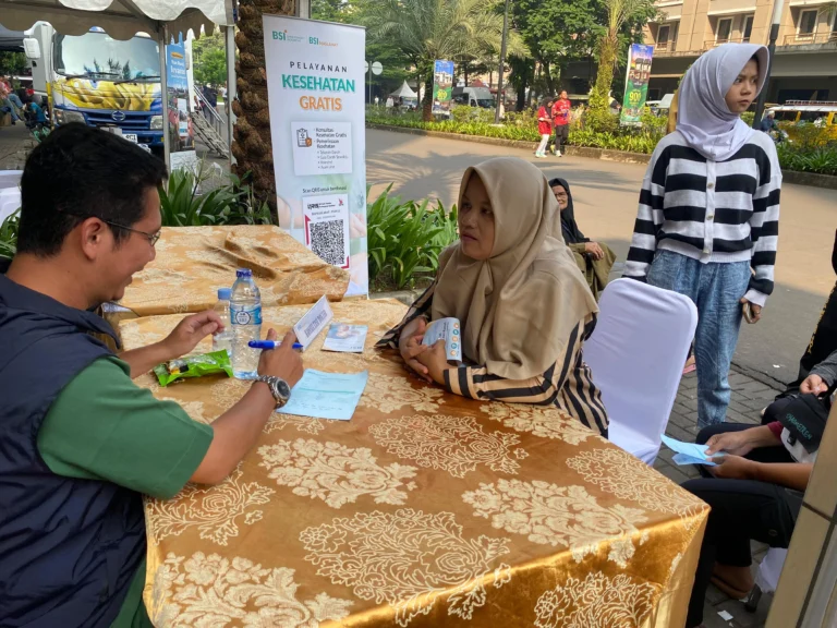 BSI Maslahat Hadirkan Layanan Kesehatan Gratis di Morning Fresh Agung Podomoro Land