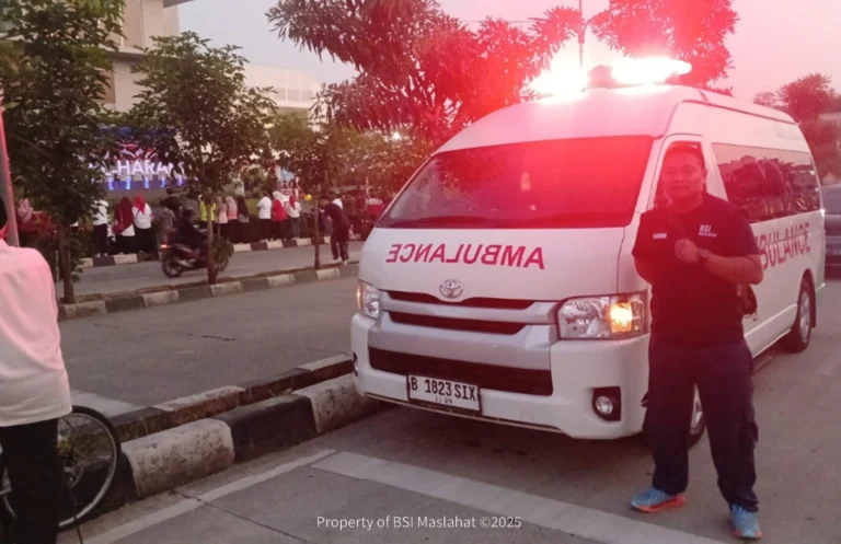 BSI Maslahat Hadrikan Layanan Cek Kesehatan Jamaah Haji dan Dukung Haraki Lari Merdeka dengan Ambulance dan Tenaga Medis