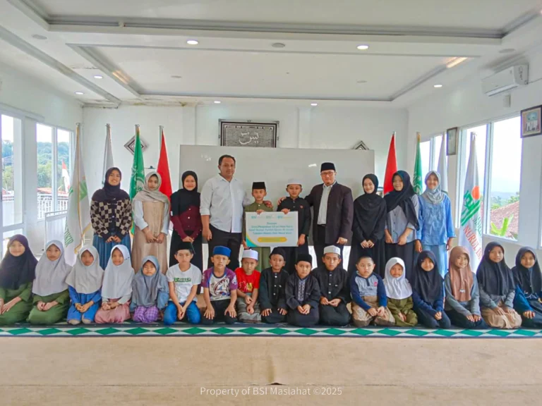 BSI Maslahat Bantu Fasilitas Belajar Rumah Tahfizh Quran Al Hayati 