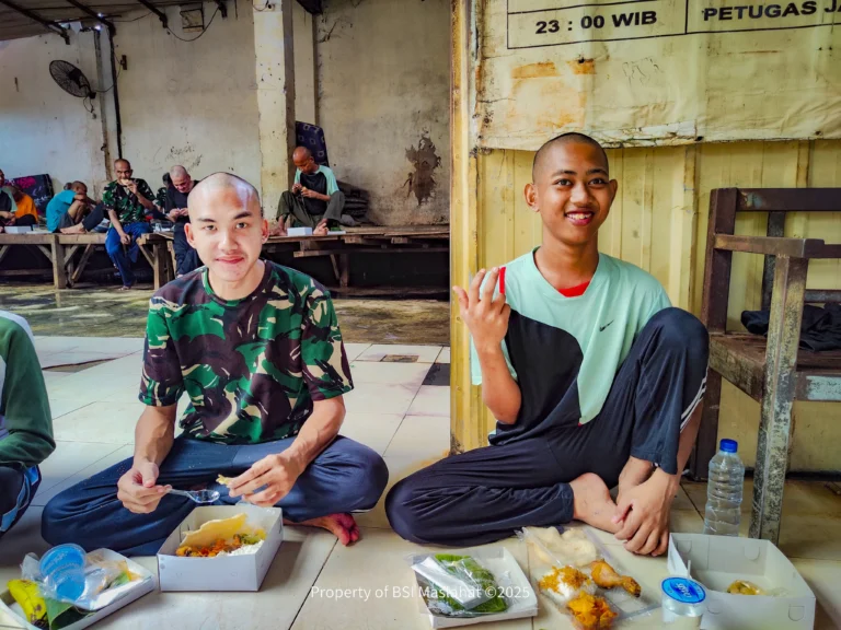 BSI Maslahat Bagikan Paket Makanan Siap Saji Untuk Panti Rehabilitasi ODJG