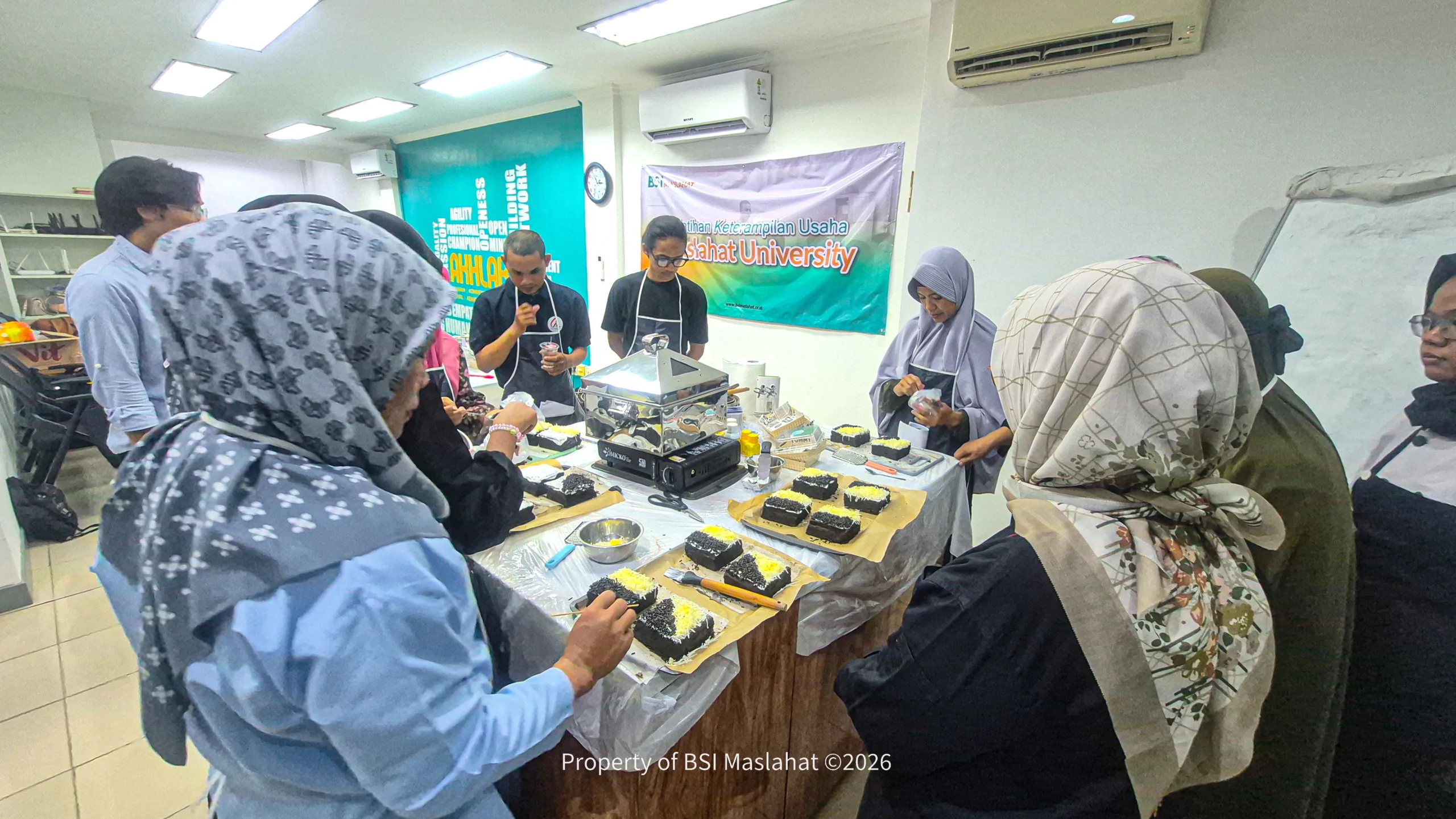 BSI Maslahat Perkuat Ekonomi Mustahik melalui Pelatihan Baking Berbasis Kewirausahaan 