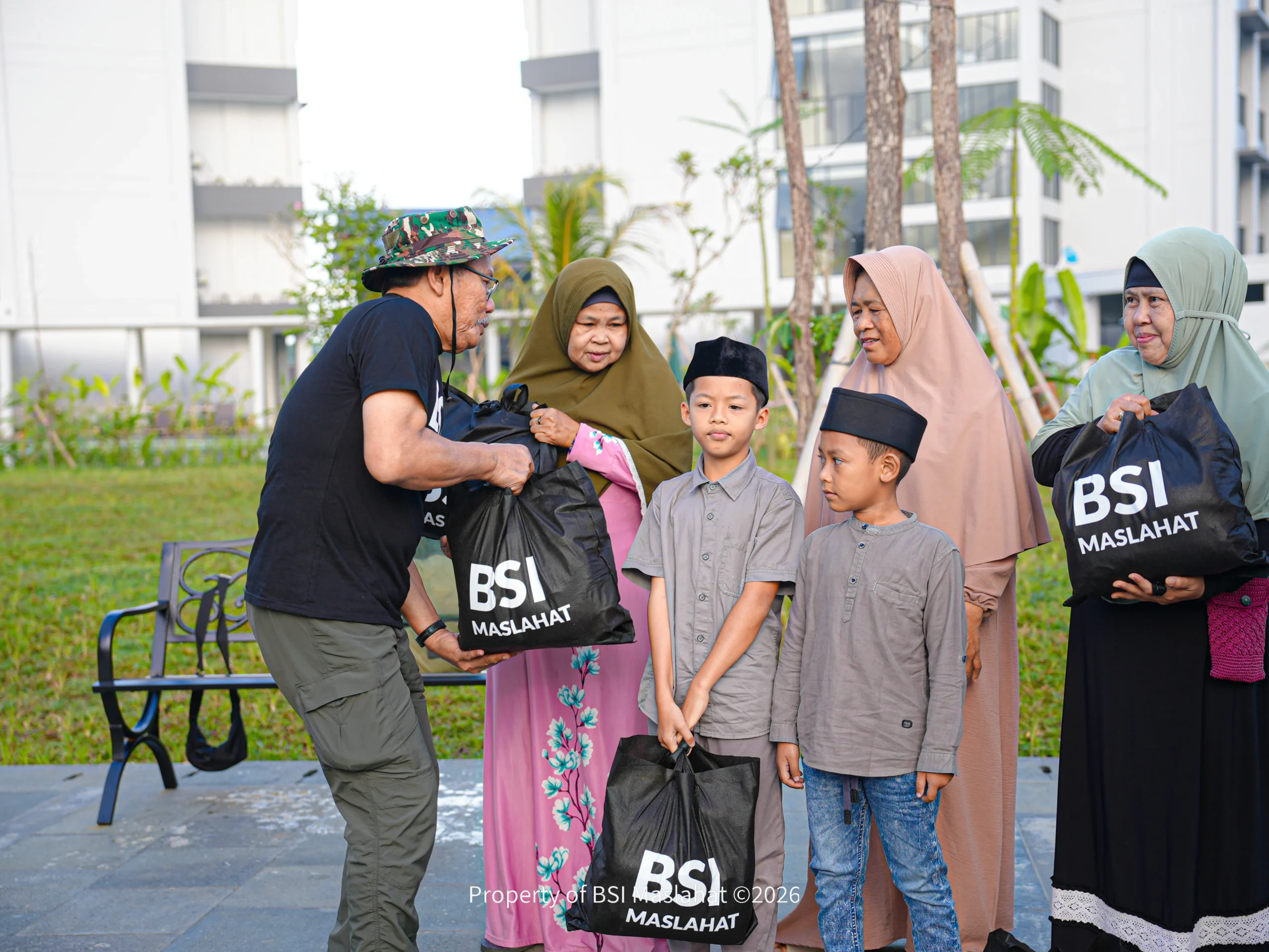 BSI Maslahat Salurkan 109 Paket Sembako untuk Dhuafa Pada Kegiatan Rencana Kerja Awal Tahun 2026 (3)