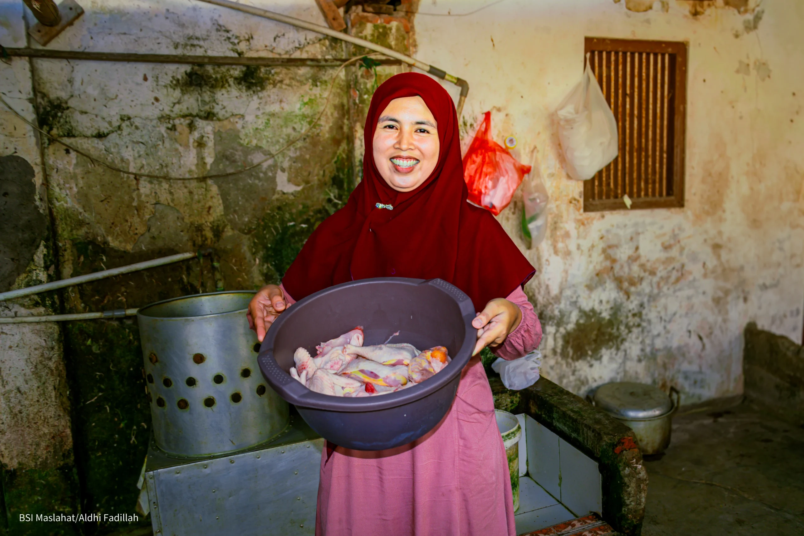 Dari Pesanan Tetangga hingga Ribuan Paket: Transformasi Usaha Dapur Ima Bersama BSI Maslahat 