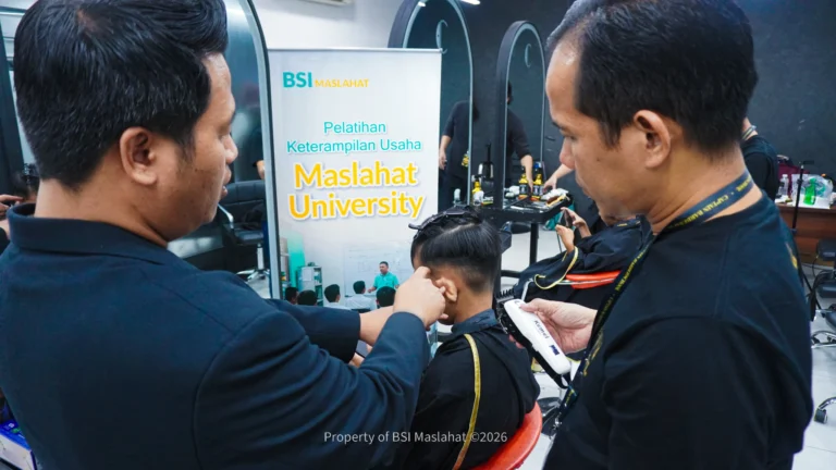 BSI Maslahat Bekali Dhuafa dengan Keterampilan Barber untuk Menumbuhkan Kemandirian Ekonomi