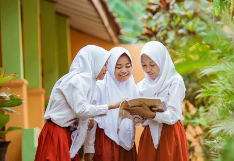 Kolaborasi BSI Maslahat dan Gramedia Hadirkan Program Literasi untuk Anak Indonesia di Wilayah 3T