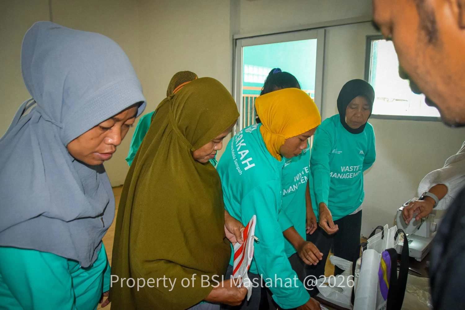 Melalui Sampah Merajut Masa Depan dengan Program Waste Management bersama BSI Maslahat