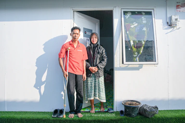 Kisah Perjuangan Dua Keluarga Penyintas Banjir di Huntara Aceh Tamiang yang Bertahan dengan Bantuan Berbagi Sembako BSI Maslahat