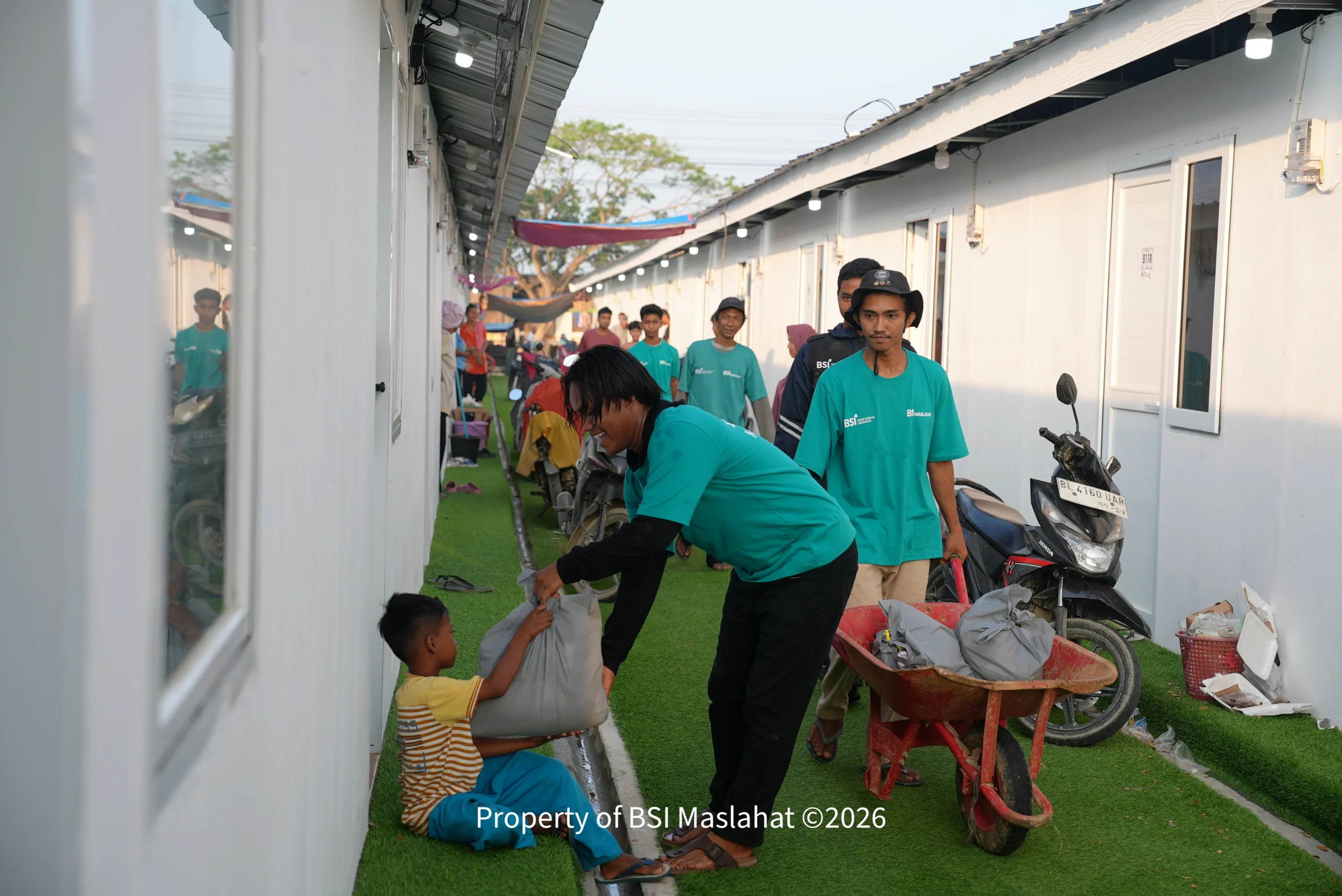 BSI Maslahat Bawa Harapan Ramadan bagi Penyintas Banjir Aceh Tamiang Lewat Program Berbagi Sembako Dhuafa