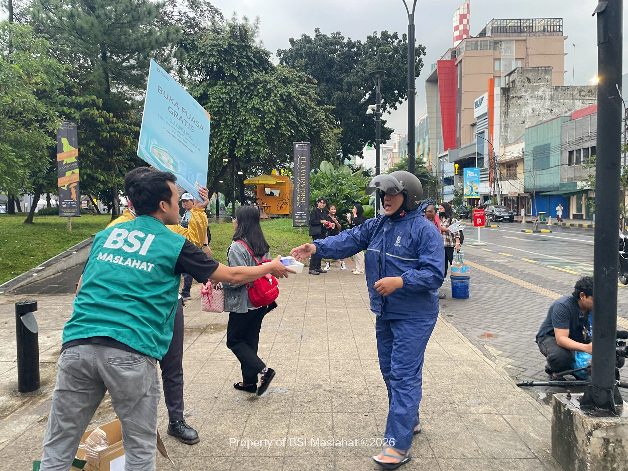 BSI Maslahat Hadirkan Semangat Berbagi di Flavorverse Hampers and Takjil Festival Blok M Jakarta