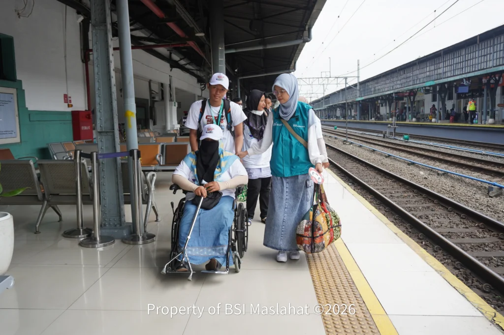 BSI Maslahat Lepas Pemudik Difabel di Pasar Senen, Wujud Nyata Mudik Gratis Ramah Semua Kalangan