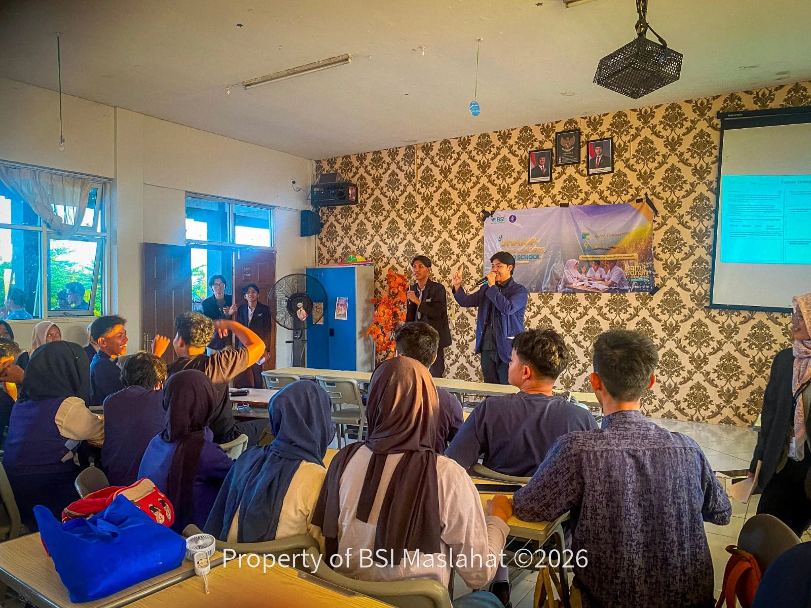 Awardee BSI Scholarship IPB Ajak Pelajar SMAN 1 Dramaga Mengenal Ekonomi Syariah Lebih Dekat