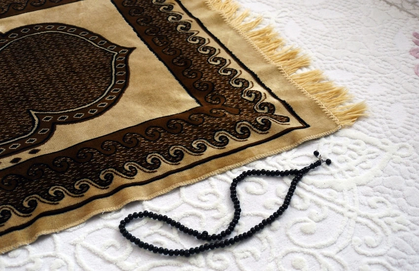 Tips Konsisten Tahajud Setelah Ramadan: Biar Ibadah Malammu Nggak Ikut “Pergi”