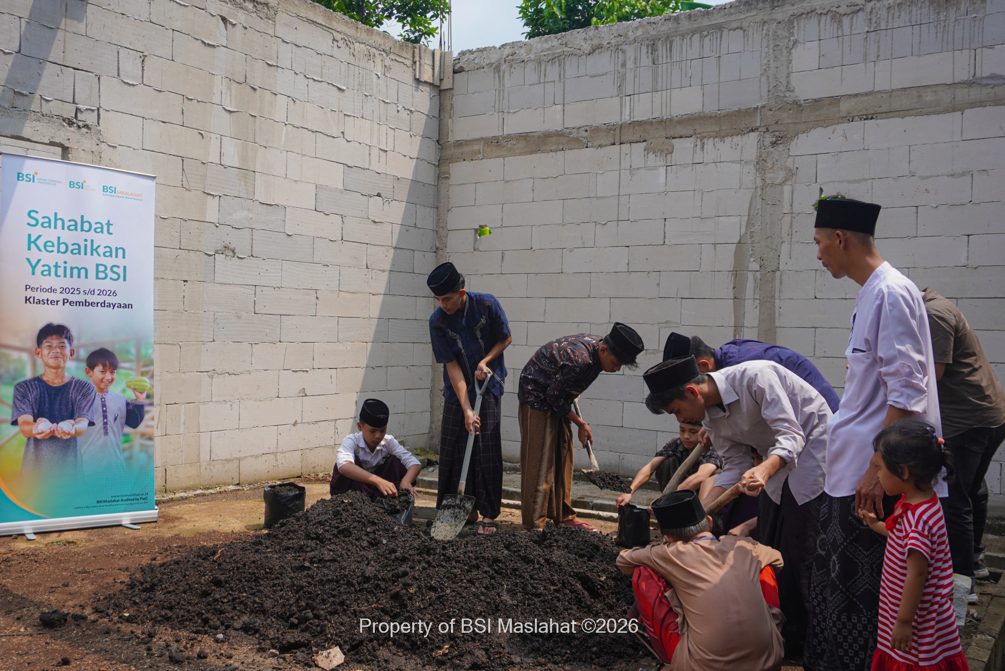 BSI Maslahat Bangun Masa Depan Yatim Dhuafa di Yayasan Wahana Kurnia Fitra Bandung