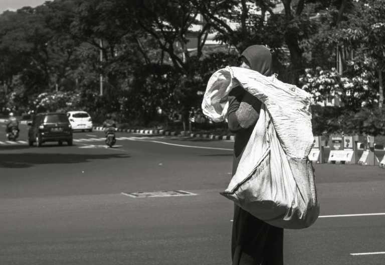 Memahami Makna Duafa dalam Perspektif Islam 