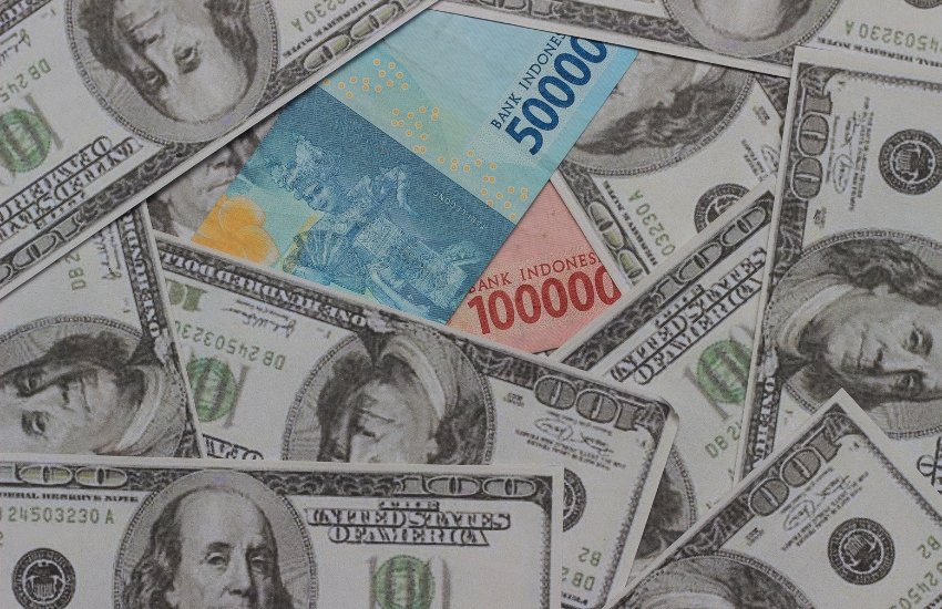 Depresiasi Rupiah dan Ekonomi Islam sebagai Solusi Menjaga Stabilitas