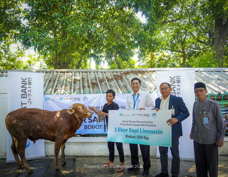 J Trust Bank Percayakan Penyaluran Hewan Kurban kepada BSI Maslahat