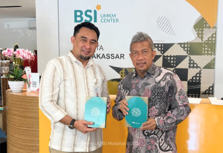 BSI Maslahat Serahkan Wakaf Mushaf Al-Qur’an untuk Masyarakat Muslim di Sulawesi