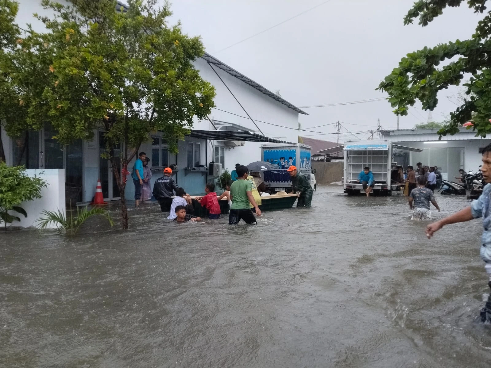 BSI Maslahat Respon Cepat Banjir Bandang di Kota Padang