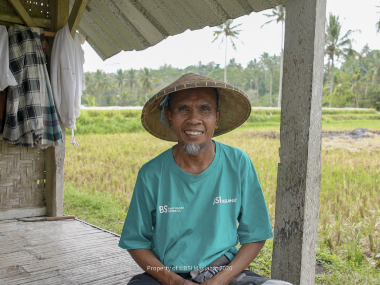 Sirojudin, Petani yang Memilih Tumbuh Bersama BSI Maslahat