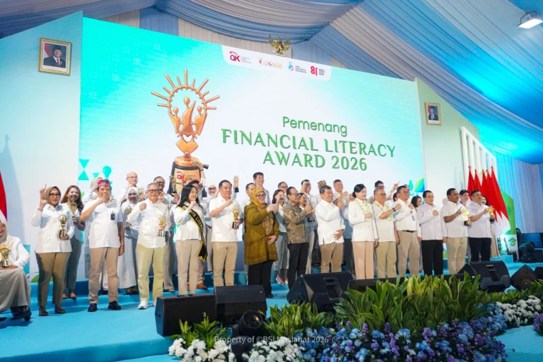 Awardee BSI Scholarship Torehkan Prestasi di Financial Literacy Award OJK 2026